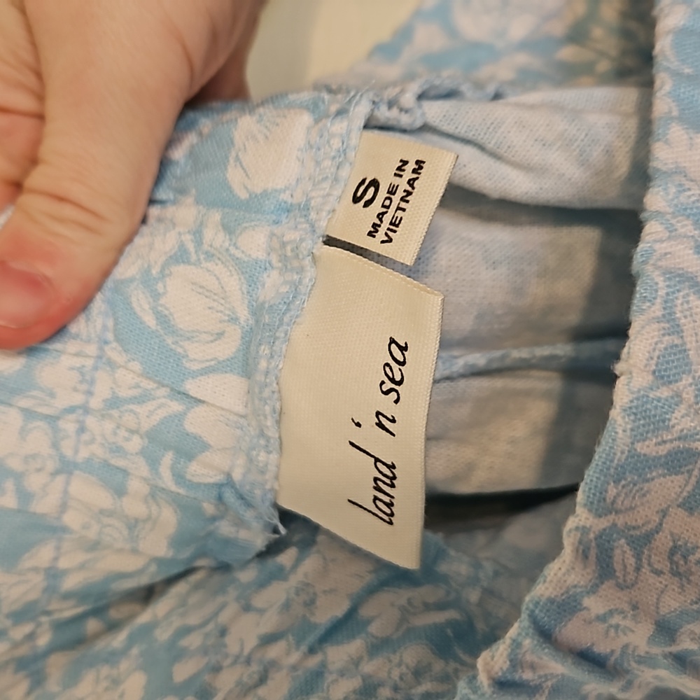 Land N Sea CaribbenBlue and white Floral pull on linen blend Capri/Cropped Pants - Picture 5 of 6